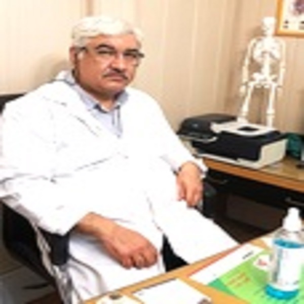 افشین ماهیار